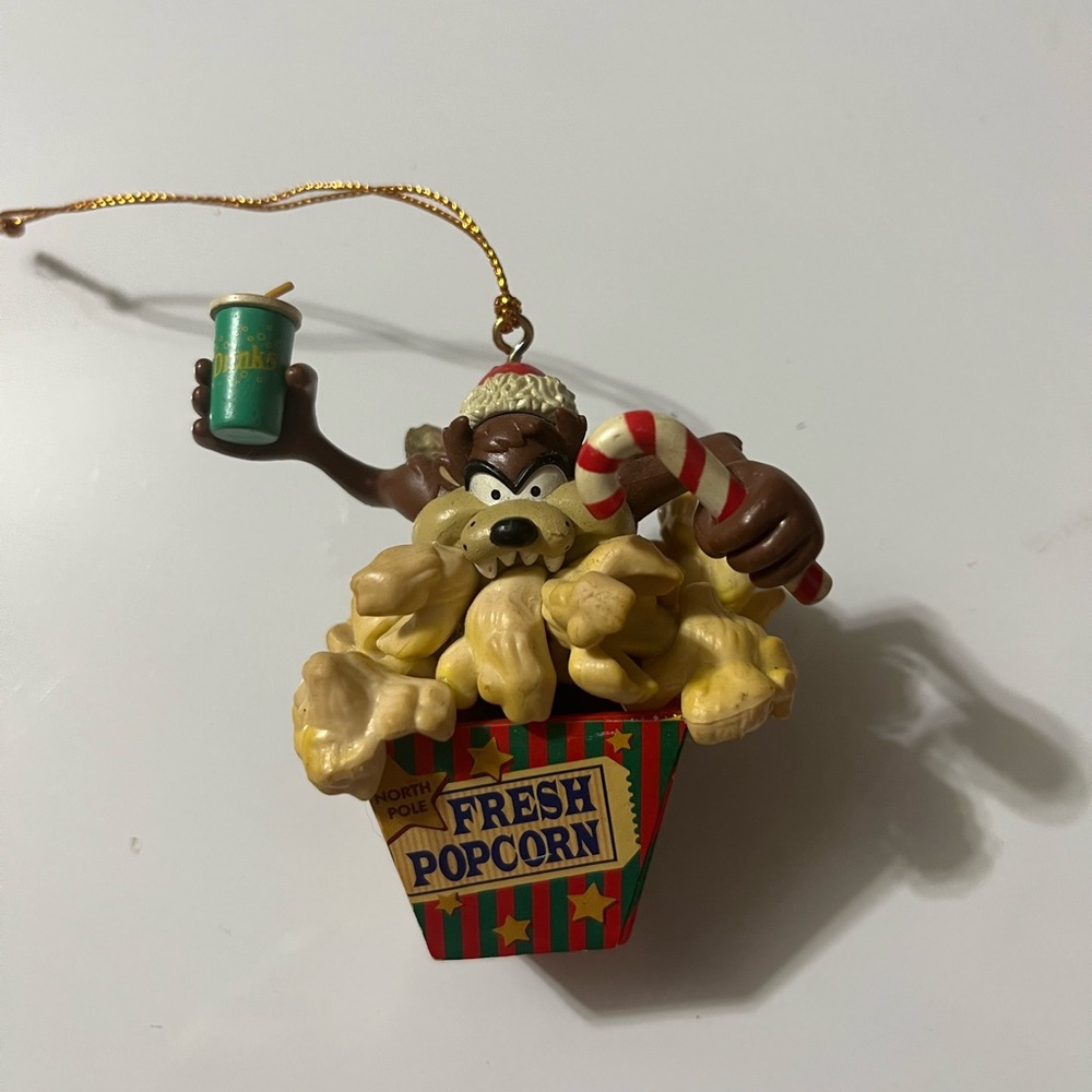 1997 Vintage Looney Tunes Tasmanian Devil "Fresh Popcorn" Christmas ornament